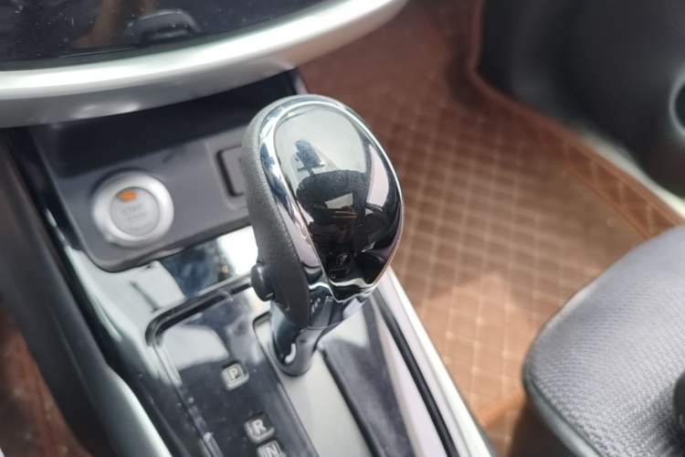 Used Nissan Tiida 2019 1.6L CVT Smart Drive Version China VI Standard Gear Lever