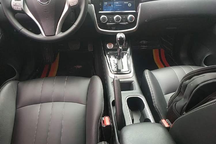 Used Nissan Tiida 2019 1.6L CVT Smart Drive Version China VI Standard Gear Lever