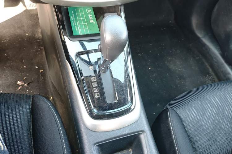 Used Nissan Tiida 2019 1.6L CVT Cool Edition China VI Standard Gear Lever