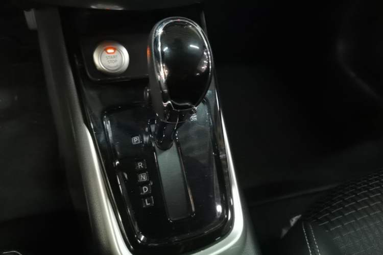 Used Nissan Tiida 2019 1.6L CVT Smart Enjoyment Version China VI Standard Gear Lever