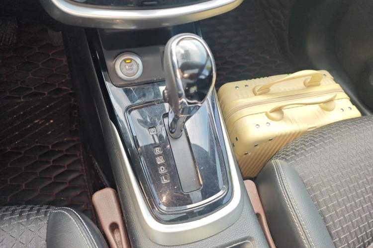 Used Nissan Tiida 2019 1.6L CVT Smart Drive Version China VI Standard Gear Lever