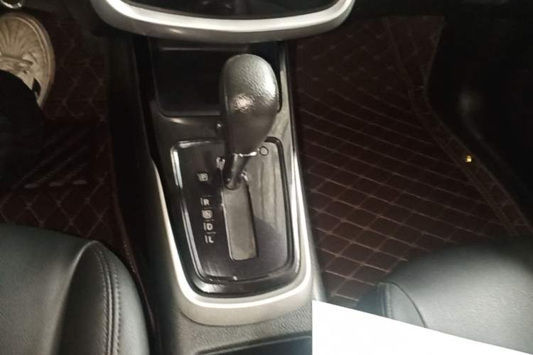 Used Nissan Tiida 2019 1.6L CVT Cool Edition China VI Standard Gear Lever