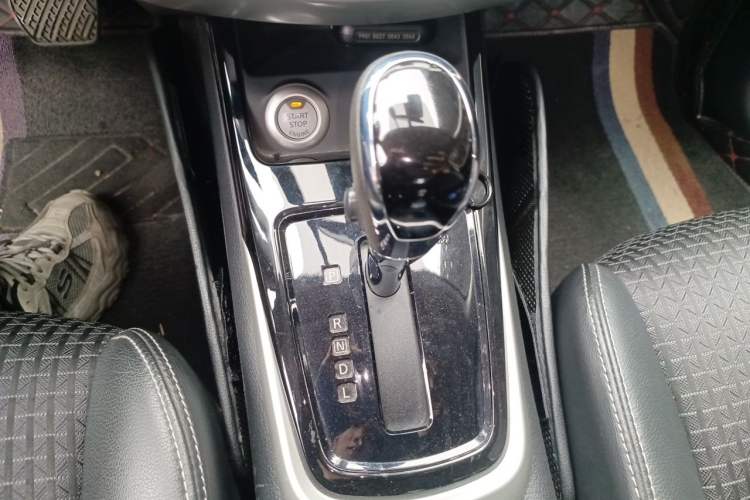 Used Nissan Tiida 2019 1.6L CVT Smart Drive Version China VI Standard Gear Lever
