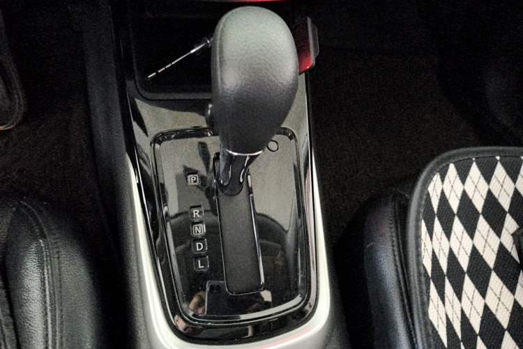 Used Nissan Tiida 2019 1.6L CVT Cool Edition China VI Standard Gear Lever