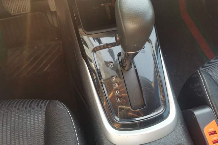 Used Nissan Tiida 2019 1.6L CVT Cool Dynamic Version China V Standard Gear Lever