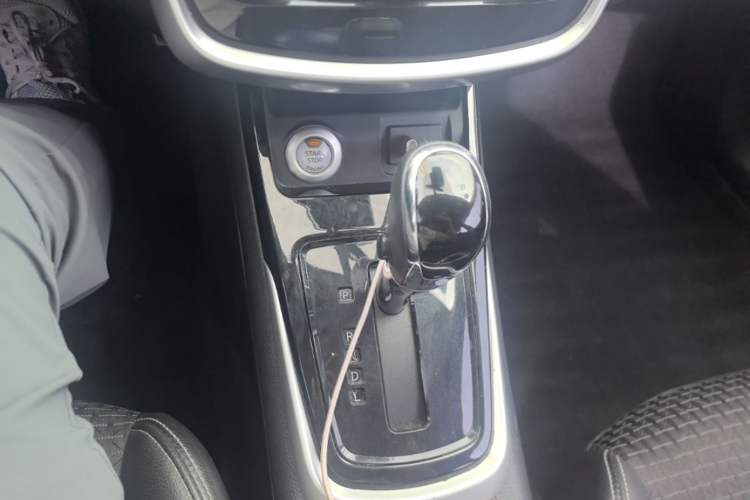 Used Nissan Tiida 2019 1.6L CVT Smart Drive Version China VI Standard Gear Lever