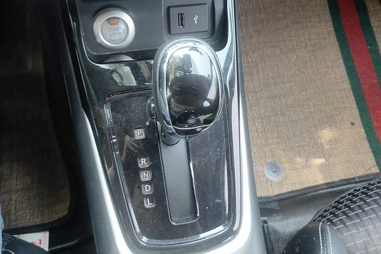 Used Nissan Tiida 2019 1.6L CVT Smart Drive Version China VI Standard Gear Lever
