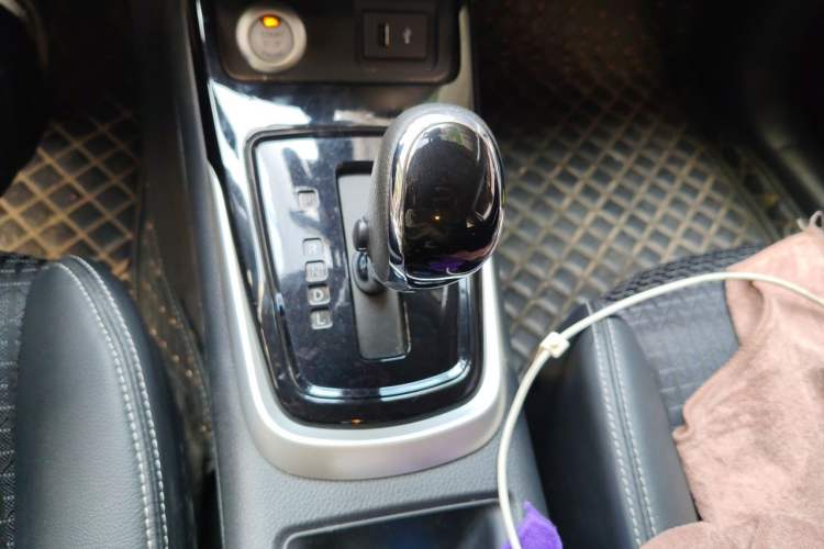 Used Nissan Tiida 2019 1.6L CVT Smart Drive Version China VI Standard Gear Lever