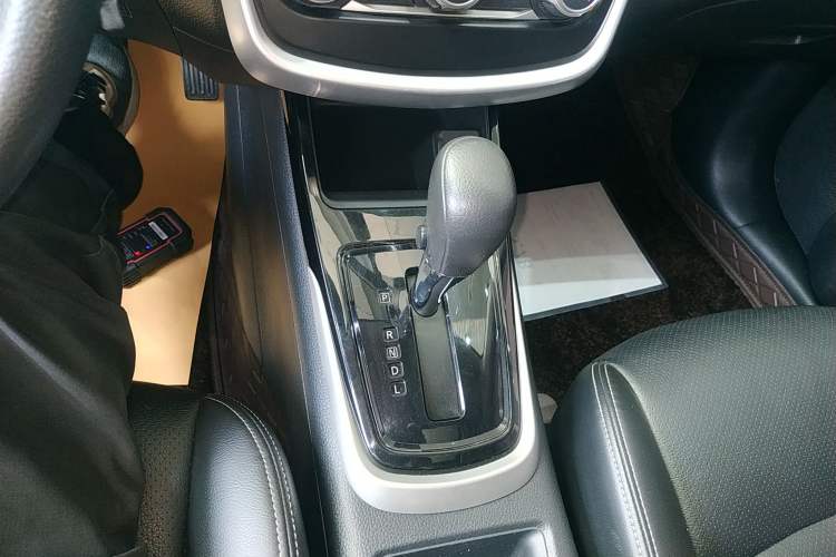 Used Nissan Tiida 2019 1.6L CVT Cool Edition China VI Standard Gear Lever