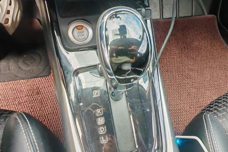 Used Nissan Tiida 2019 1.6L CVT Smart Drive Version China VI Standard Gear Lever