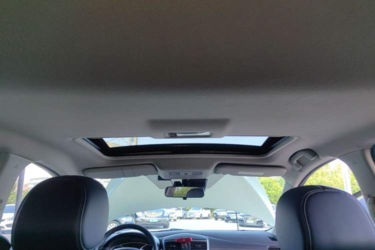Used Nissan Tiida 2019 1.6L CVT Smart Drive Version China VI Standard Headliner