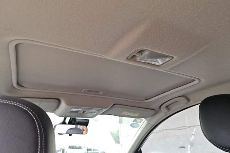 Used Nissan Tiida 2019 1.6L CVT Smart Drive Version China VI Standard Headliner