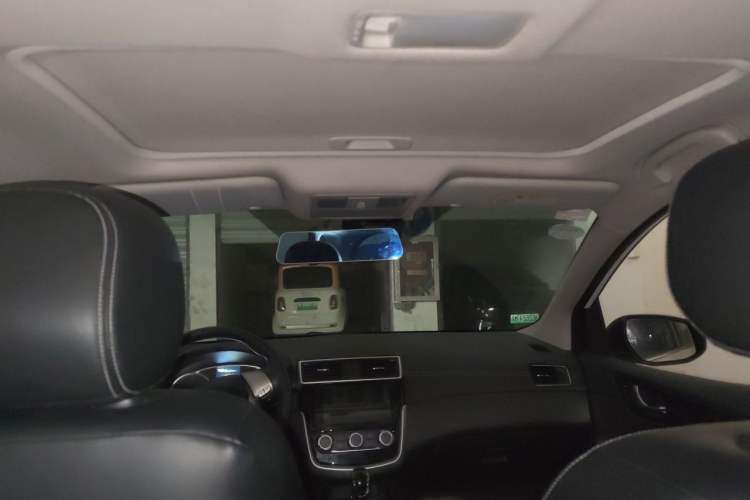 Used Nissan Tiida 2019 1.6L CVT Smart Drive Version China VI Standard Headliner