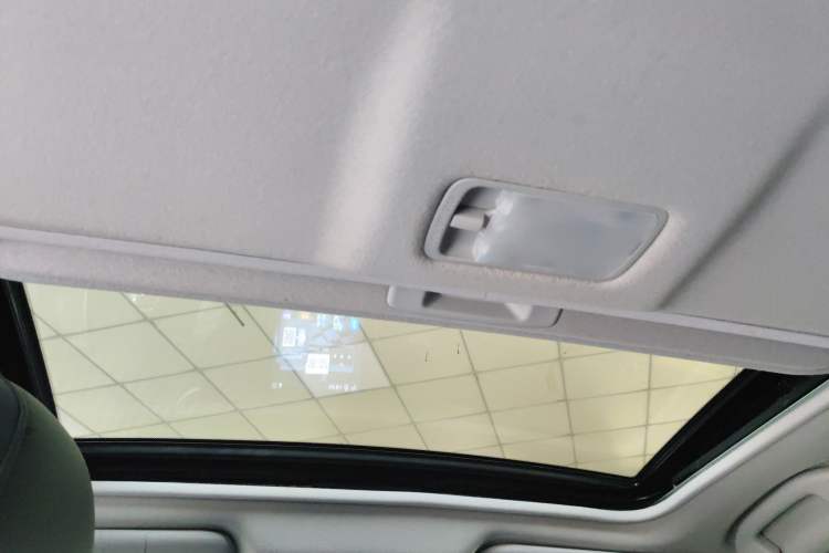 Used Nissan Tiida 2019 1.6L CVT Cool Edition China VI Standard Headliner