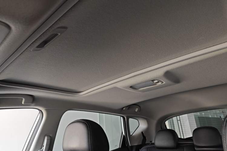 Used Nissan Tiida 2019 1.6L CVT Smart Drive Version China VI Standard Headliner