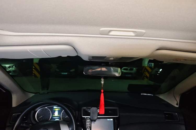 Used Nissan Tiida 2019 1.6L CVT Smart Drive Version China VI Standard Headliner
