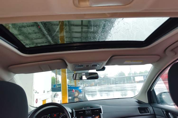 Used Nissan Tiida 2019 1.6L CVT Cool Edition China VI Standard Headliner