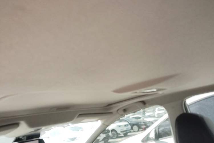 Used Nissan Tiida 2019 1.6L CVT Smart Drive Version China VI Standard Headliner