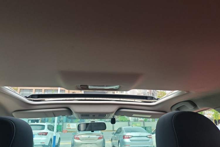 Used Nissan Tiida 2019 1.6L CVT Cool Edition China VI Standard Headliner