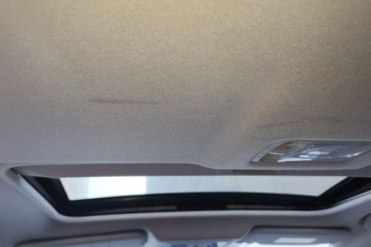 Used Nissan Tiida 2019 1.6L CVT Smart Enjoyment Version China VI Standard Headliner