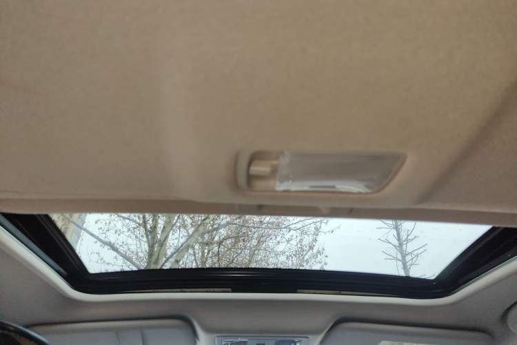 Used Nissan Tiida 2019 1.6L CVT Smart Drive Version China VI Standard Headliner