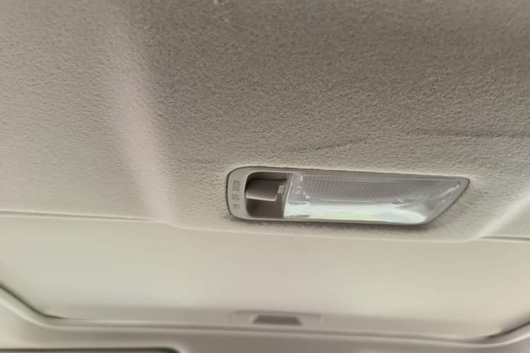 Used Nissan Tiida 2019 1.6L CVT Smart Drive Version China VI Standard Headliner