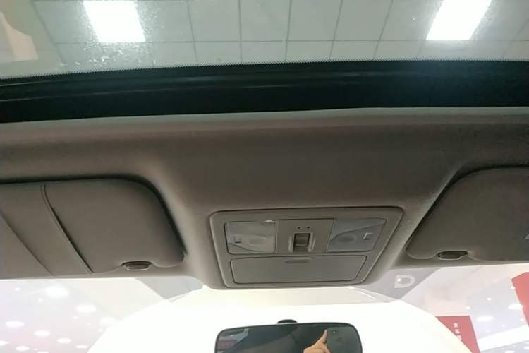 Used Nissan Tiida 2019 1.6L CVT Cool Edition China VI Standard Headliner