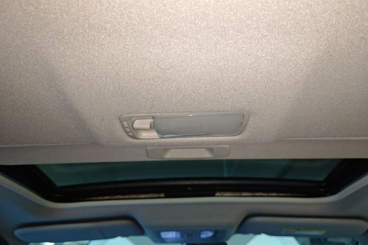 Used Nissan Tiida 2019 1.6L CVT Smart Drive Version China VI Standard Headliner