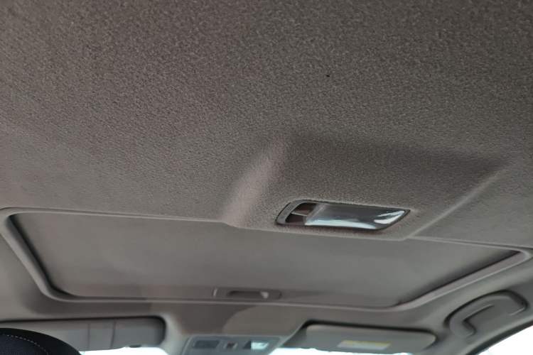 Used Nissan Tiida 2019 1.6L CVT Cool Edition China VI Standard Headliner