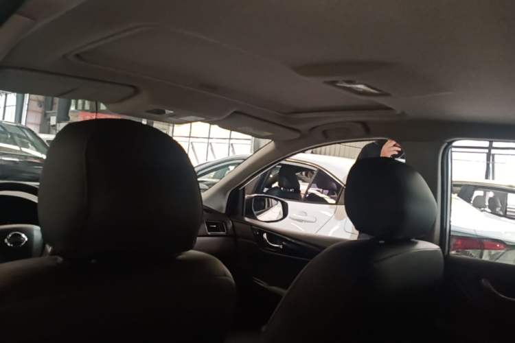 Used Nissan Tiida 2019 1.6L CVT Cool Edition China VI Standard Headliner