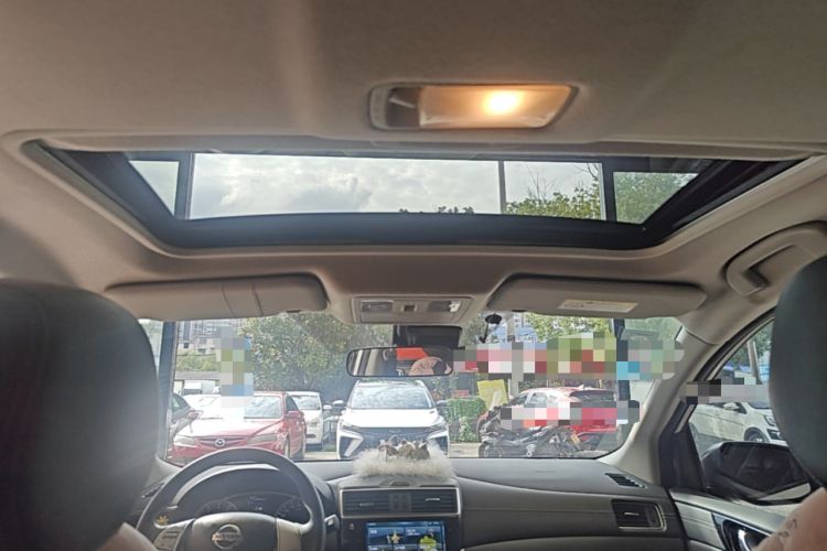 Used Nissan Tiida 2019 1.6L CVT Smart Drive Version China VI Standard Headliner