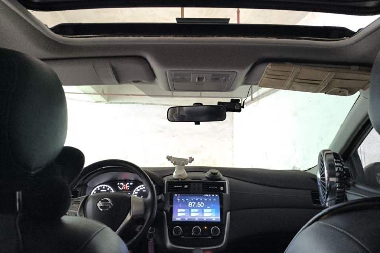 Used Nissan Tiida 2019 1.6L CVT Cool Edition China VI Standard Headliner