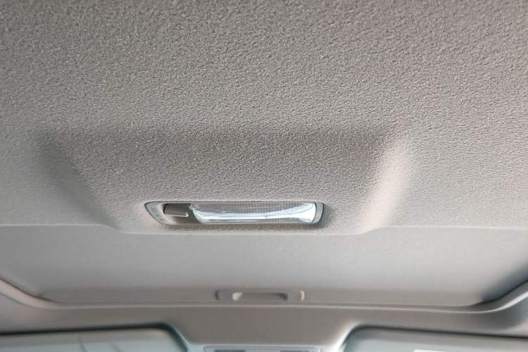 Used Nissan Tiida 2019 1.6L CVT Smart Drive Version China VI Standard Headliner