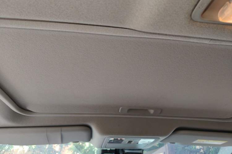 Used Nissan Tiida 2019 1.6L CVT Smart Drive Version China VI Standard Headliner