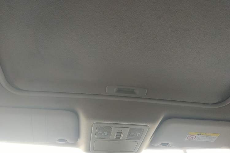 Used Nissan Tiida 2019 1.6L CVT Smart Drive Version China VI Standard Headliner