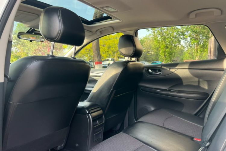 Used Nissan Tiida 2019 1.6L CVT Smart Enjoyment Version China VI Standard Interior 1