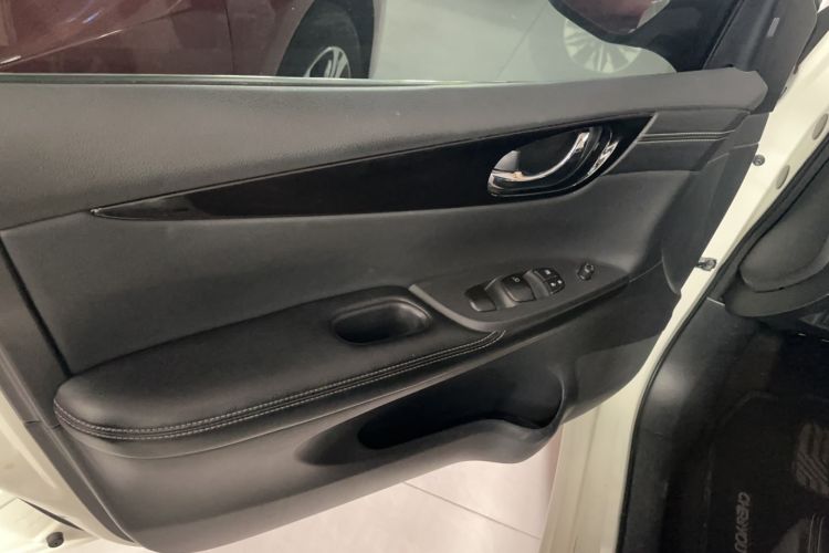 Used Nissan Tiida 2019 1.6L CVT Smart Drive Version China VI Standard Interior 1