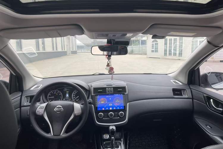 Used Nissan Tiida 2019 1.6L CVT Smart Drive Version China VI Standard Interior 1