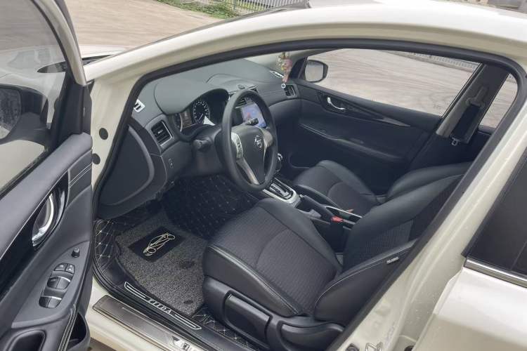 Used Nissan Tiida 2019 1.6L CVT Smart Drive Version China VI Standard Interior 2
