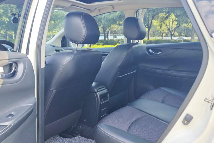 Used Nissan Tiida 2019 1.6L CVT Smart Drive Version China VI Standard Interior 3