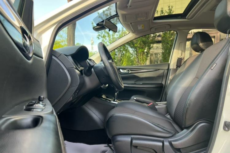 Used Nissan Tiida 2019 1.6L CVT Smart Enjoyment Version China VI Standard Interior 3