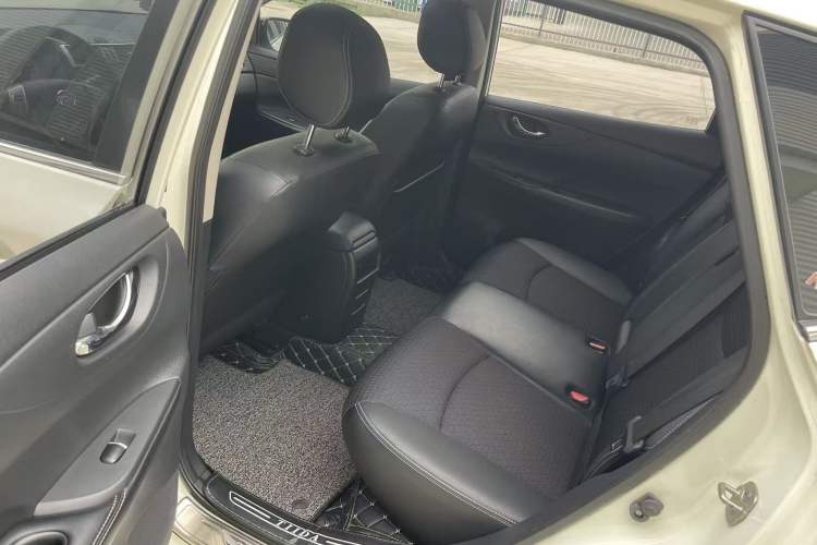 Used Nissan Tiida 2019 1.6L CVT Smart Drive Version China VI Standard Interior 3