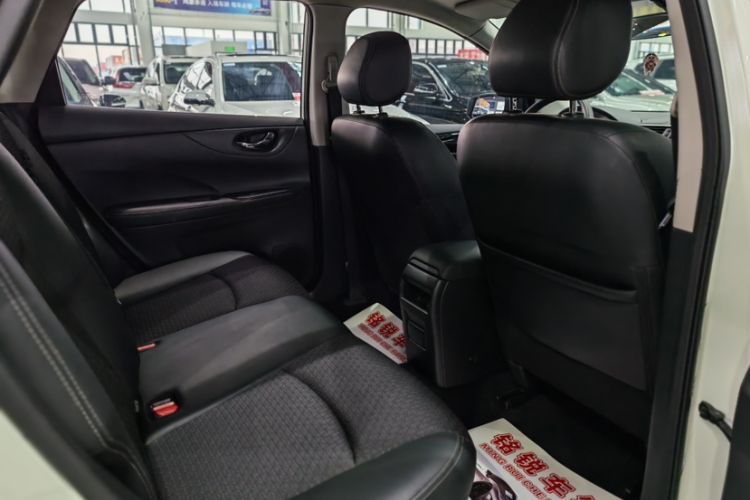 Used Nissan Tiida 2019 1.6L CVT Smart Drive Version China VI Standard Interior 3