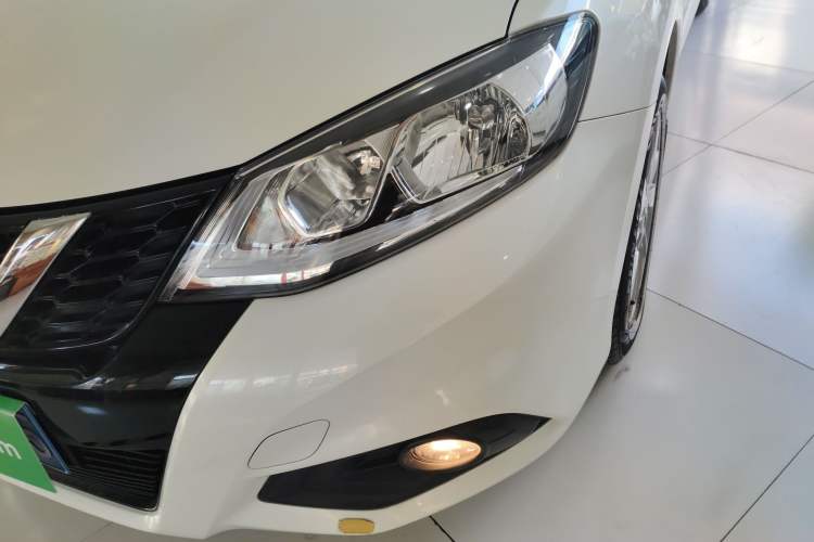 Used Nissan Tiida 2019 1.6L CVT Cool Edition China VI Standard Left Front Headlight