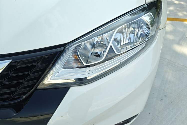 Used Nissan Tiida 2019 1.6L CVT Cool Edition China VI Standard Left Front Headlight