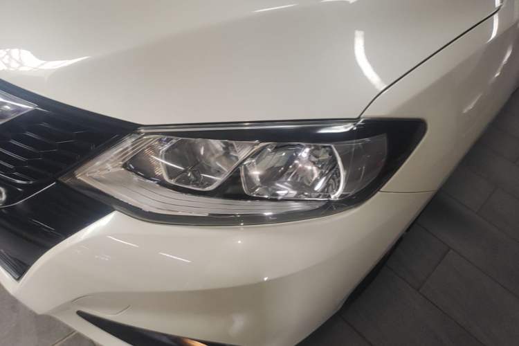 Used Nissan Tiida 2019 1.6L CVT Smart Drive Version China VI Standard Left Front Headlight