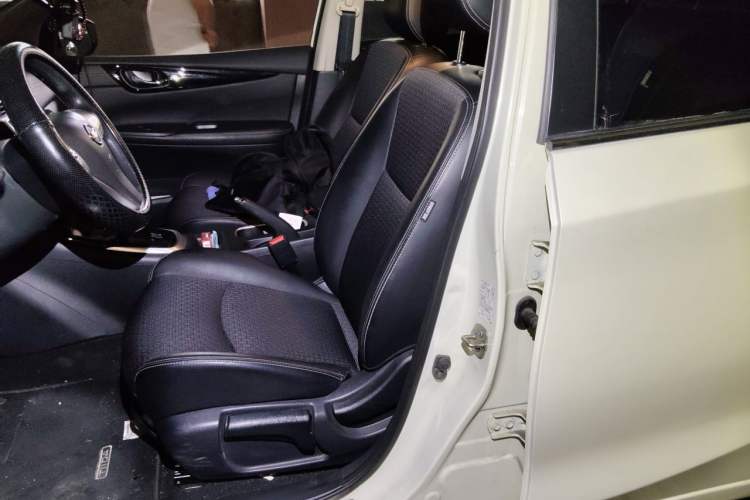 Used Nissan Tiida 2019 1.6L CVT Smart Enjoyment Version China VI Standard Left Front Seat