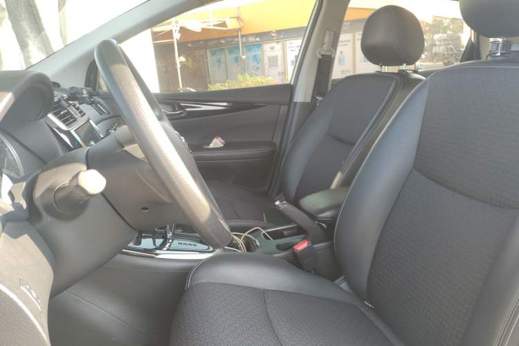 Used Nissan Tiida 2019 1.6L CVT Smart Drive Version China VI Standard Left Front Seat