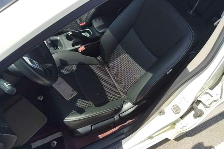 Used Nissan Tiida 2019 1.6L CVT Smart Drive Version China VI Standard Left Front Seat