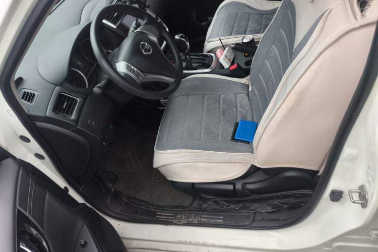 Used Nissan Tiida 2019 1.6L CVT Smart Drive Version China VI Standard Left Front Seat